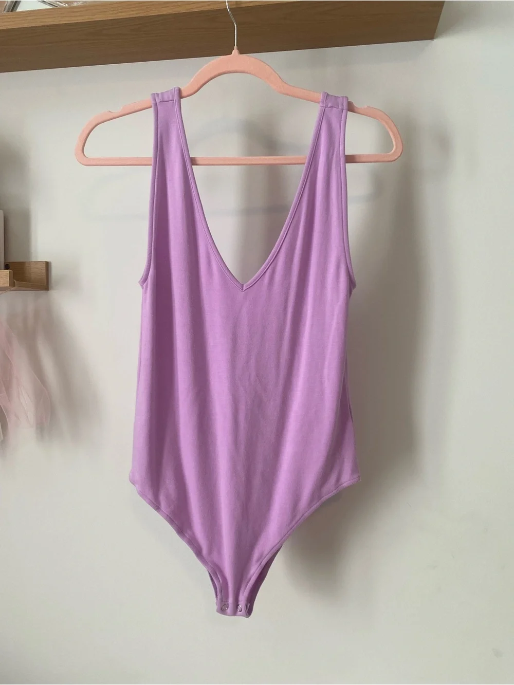 Express x Rocky Barnes Lilac V-Neck Sleeveless Bodysuit